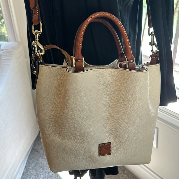 SOLD ON EBAY Dooney & Bourke Barlow Crossbody Bag, NWT, Cream w/caramel straps - Picture 4 of 10